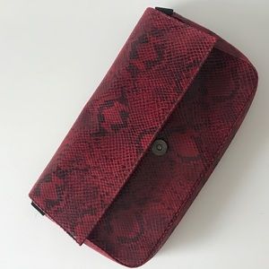 💋Host Pick💋NWOT Stuart Weitzman Snakeskin Clutch